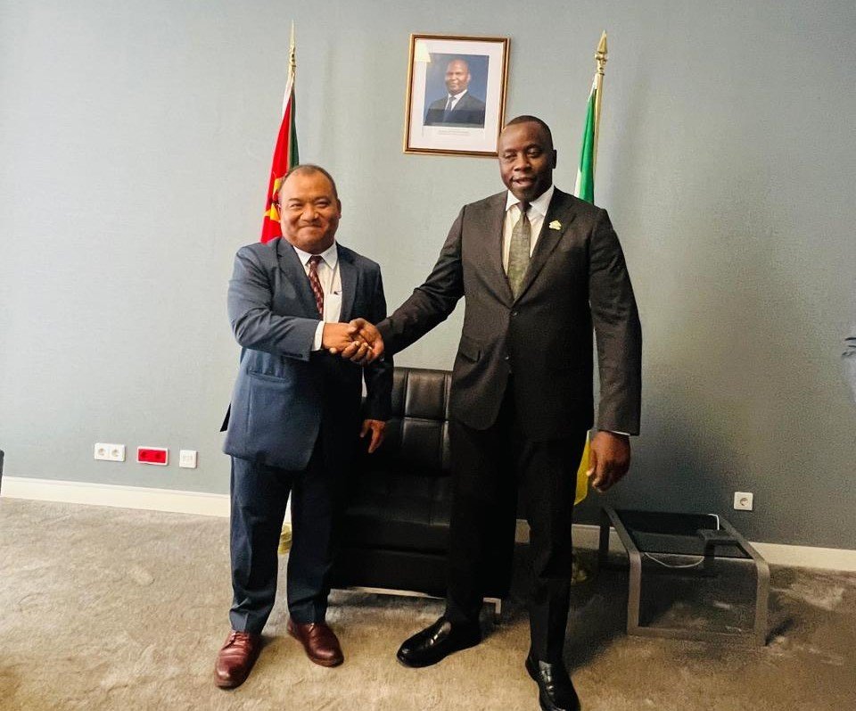 With Hon’ble Mayor of Matola (19 Nov 2025)