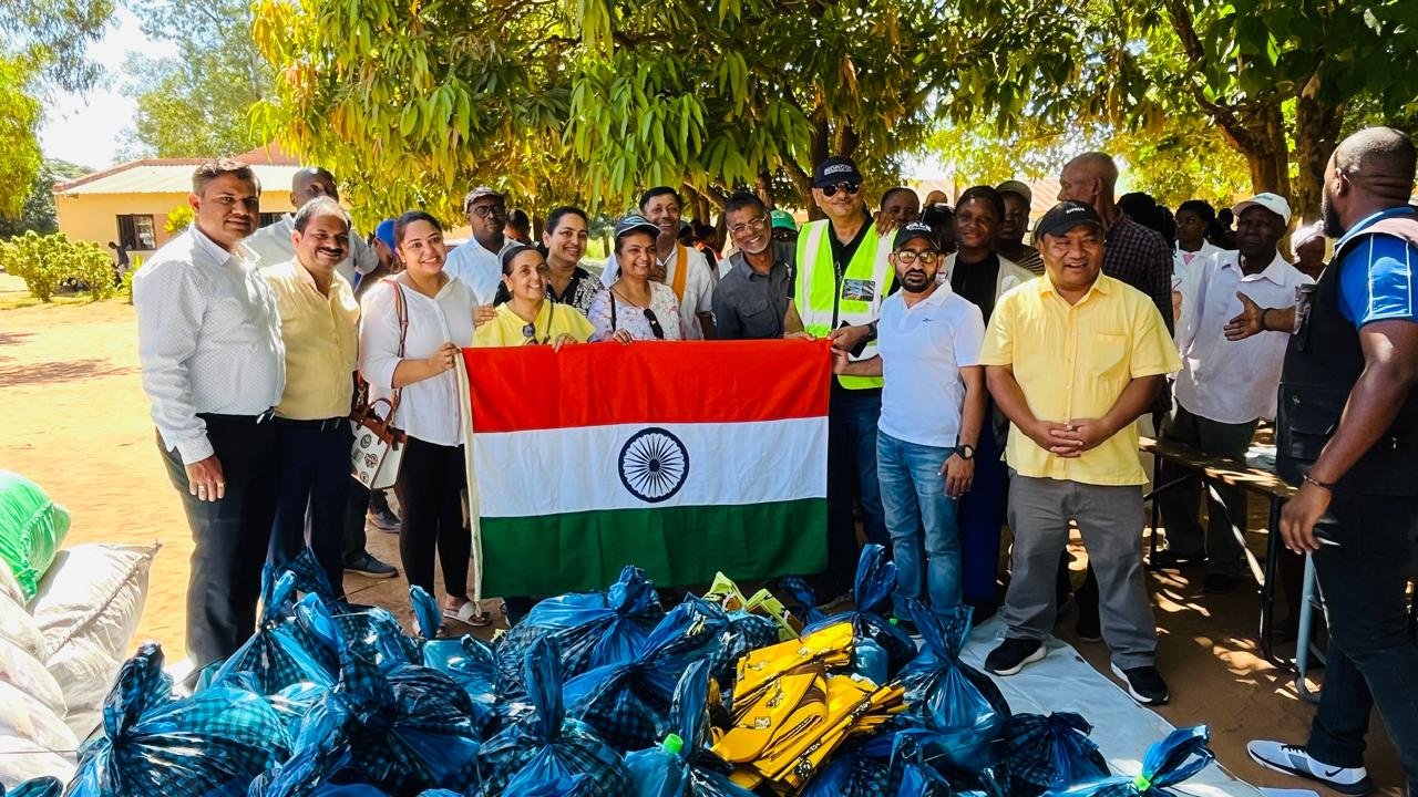 Distribution of essential food and clothing items in Marracuene (6 Feb 2026)