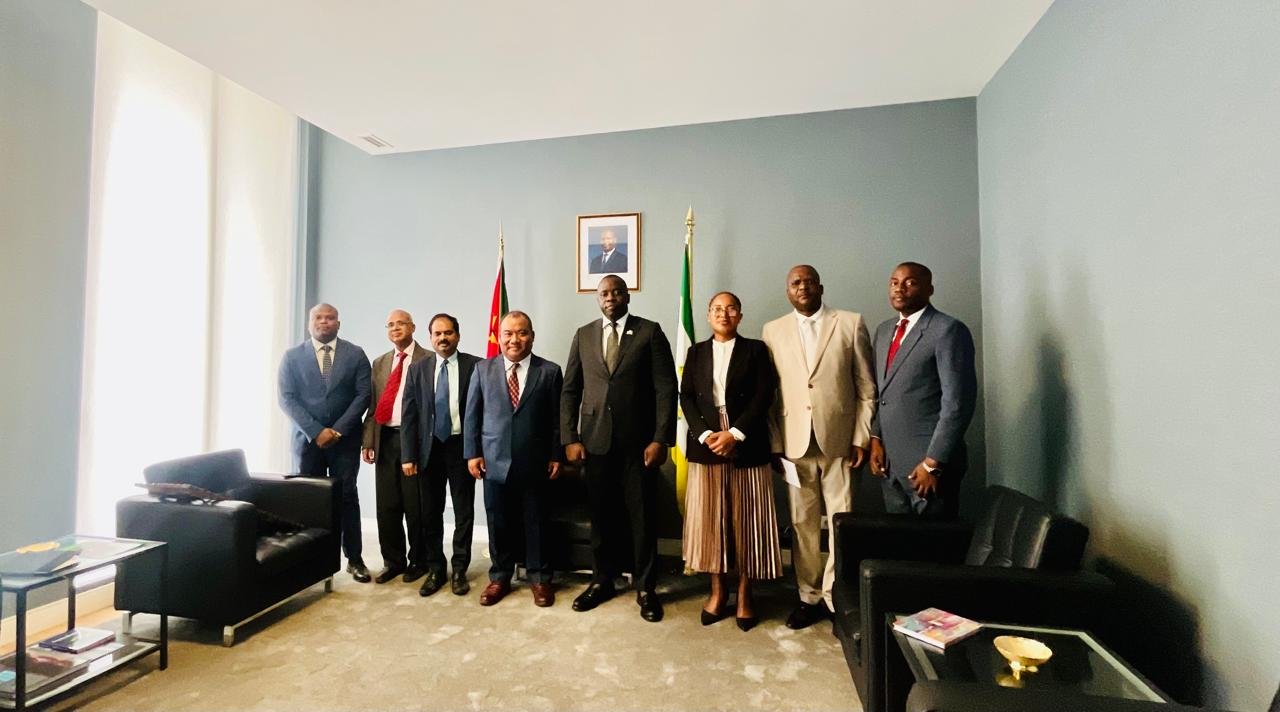 With Hon’ble Mayor of Matola (19 Nov 2025)