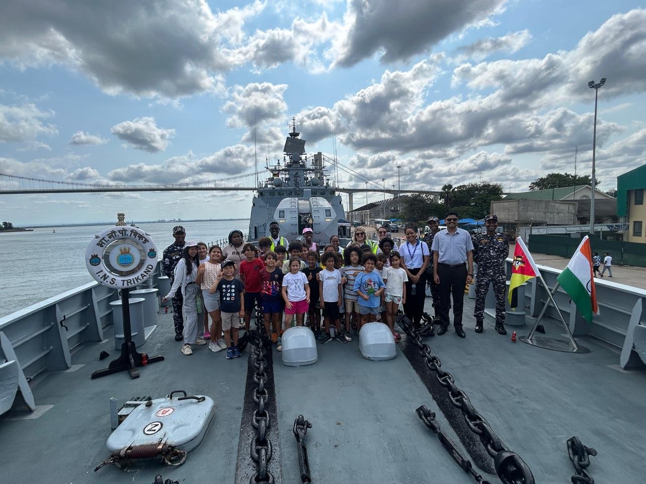 INS Trikand – visit by school children (26 March 2026)