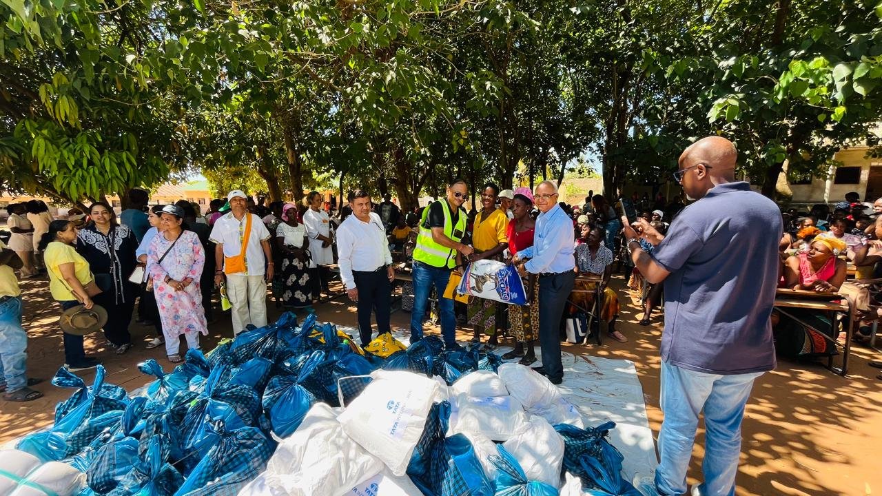 Distribution of essential food and clothing items in Marracuene (6 Feb 2026)