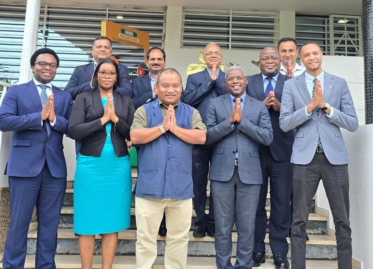 With Mayor of Beira and his delegation (22 April 2026)