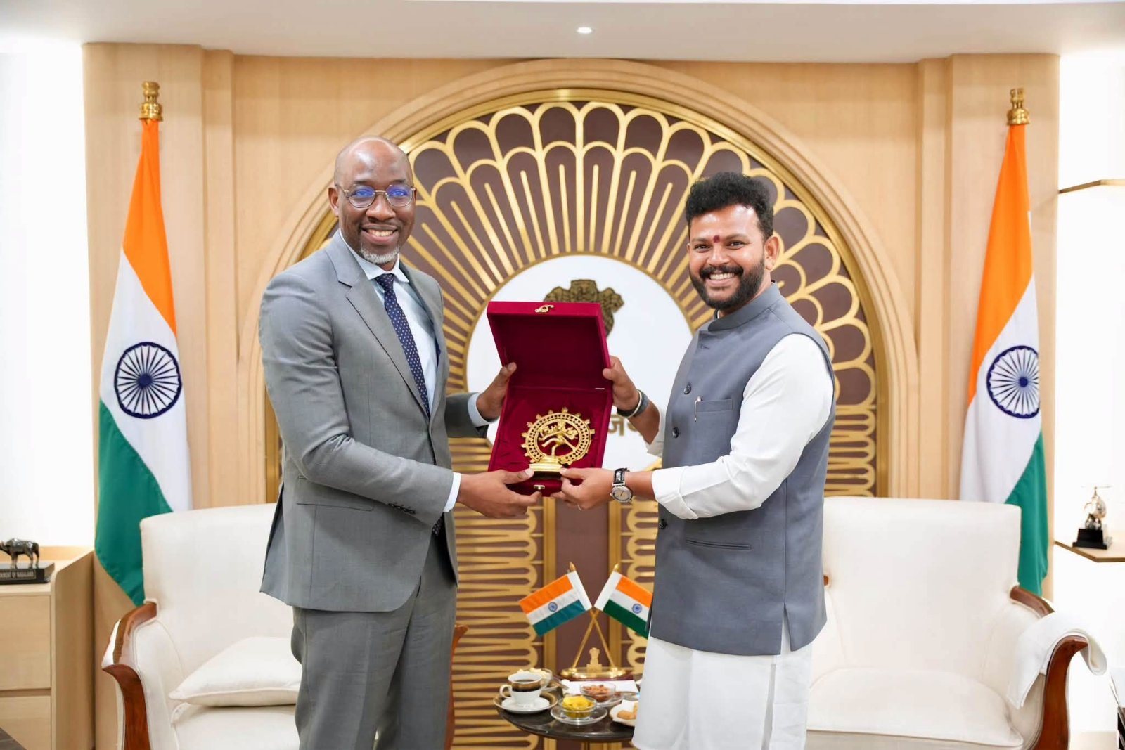 Minister for Civil Aviation with Minister of Transport and Logistics of Mozambique in New Delhi (6 Oct 2026)