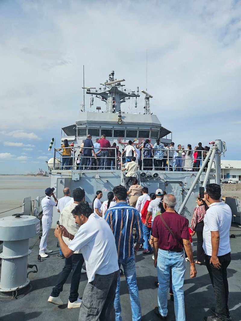 Visit of INS Savitri to Beira (12 Nov 2025)