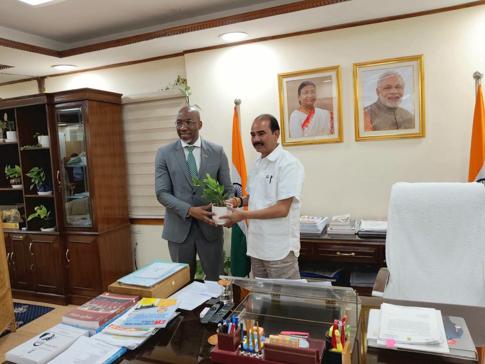 MOS for Road Transport and Highways with Minister of Transport and Logistics of Mozambique in New Delhi (8 Oct 2026)
